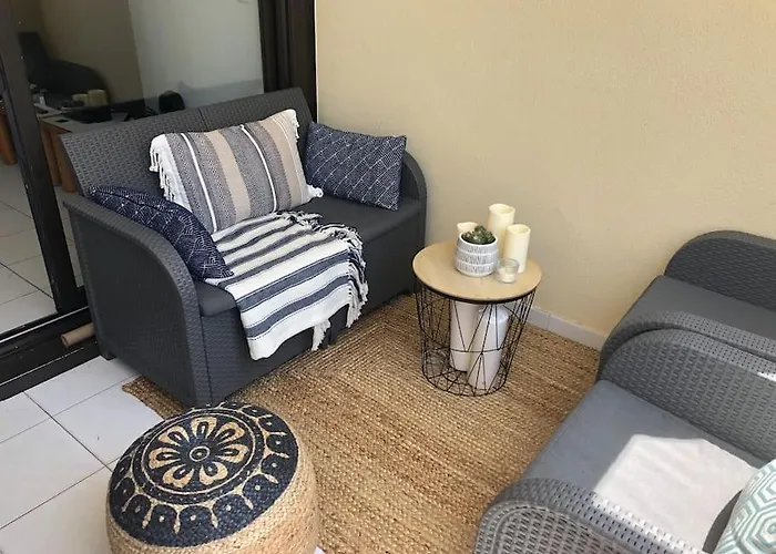 Quiet Sea View With Pool Apartament