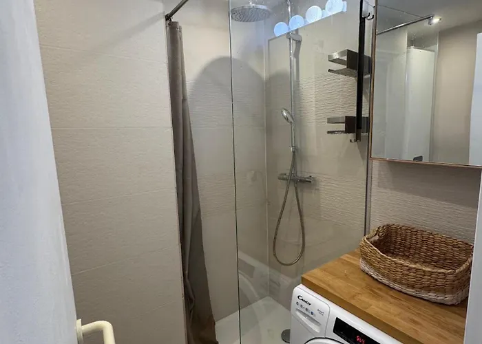 Quiet Sea View With Pool Lejlighed