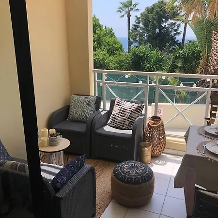 Апартаменты Quiet Sea View With Pool Канны